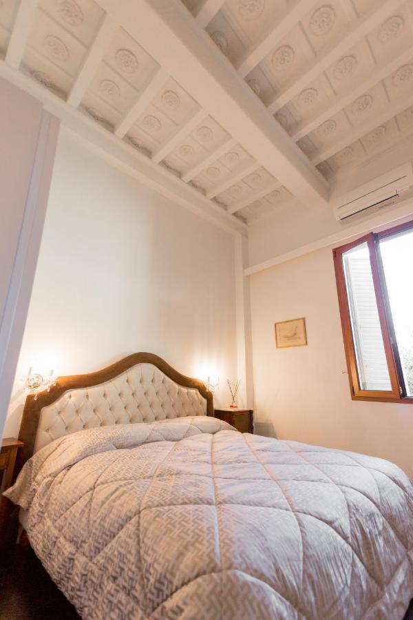 Borgo Pinti Suites Le Stanze Dei Nobili Флоренція Екстер'єр фото
